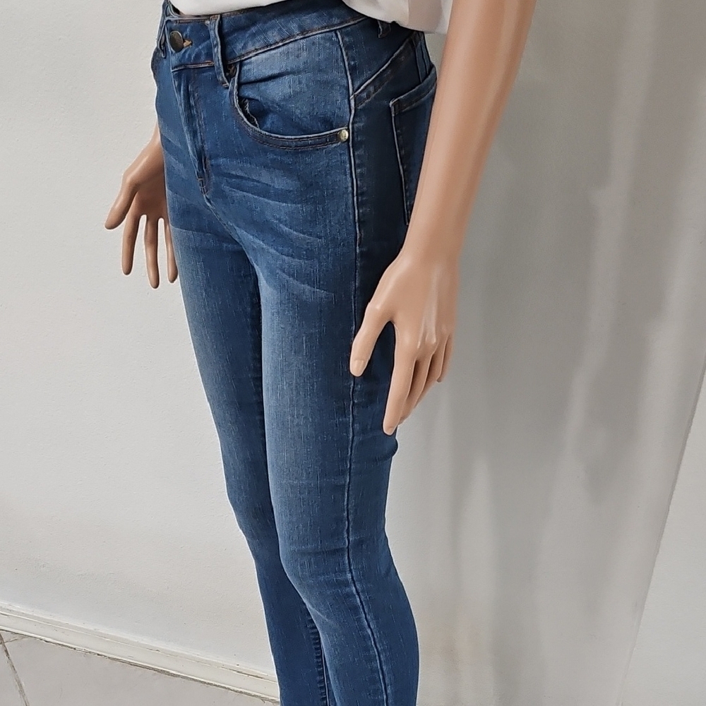 Between Us Stylish Blue Ankle Jeans for Women - Picture 4 of 5